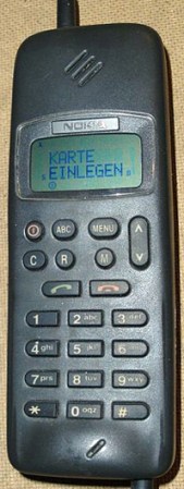 Nokia revolucionó el mercado en el 1994 con el Nokia 1011, el primer celular con la tecnología global de chip “GSM”.