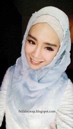 Felixia Yeap: de la portada de Playboy al velo del Islam.