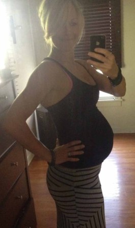 Lea-Ann Ellison, la embarazada que levanta pesas.