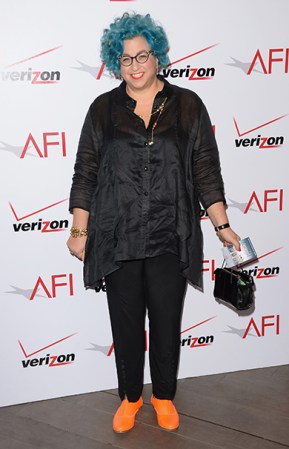Dicen que todo es posible en Beverly Hills, la escritora Jenji Kohan, al parecer, se lo toma en serio.