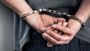 Policía de NY acusado de violar a adolescente