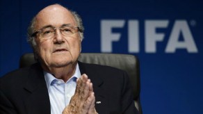 Tres candidatos le disputarán a Joseph Blatter el torno como máximo dirigente de la Federación Internacional de Fútbol Asociado (FIFA).