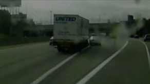 Video: Impresionante choque de un camión en autopista