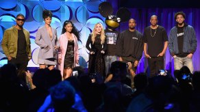 Madonna, Rihanna, Beyoncé, Daft Punk, Alicia Keys, dos miembros de Arcade Fire, Jack White, Kanye West, Nicky Minaj y Usher, entre otros, firmaron el manifiesto inicial de esta propuesta y, por videoconferencia, Chris Martin y Calvin Harris siguieron el momento histórico.