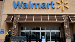 EEUU: Protestan empleados de Walmart