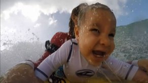 Bebé surfista sorprende al mundo
