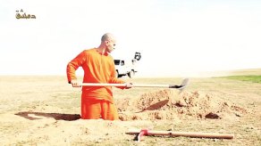 Preso de ISIS cava tumba antes de ser decapitado