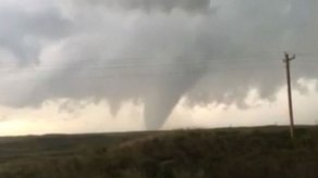 Video: poderoso tornado golpea en Texas