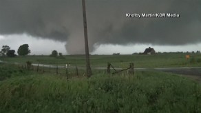 Monstruoso tornado azota poblado de Illinois
