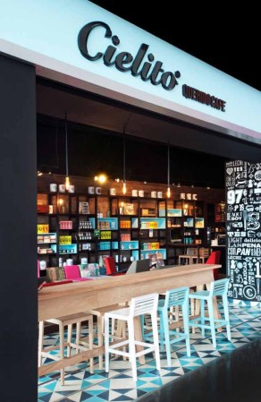 Con un estilo retro chic, fue reconocida en la Bienal Iberoamericana de Diseño 2010 en la categoría de Diseño de Espacios Interiores.