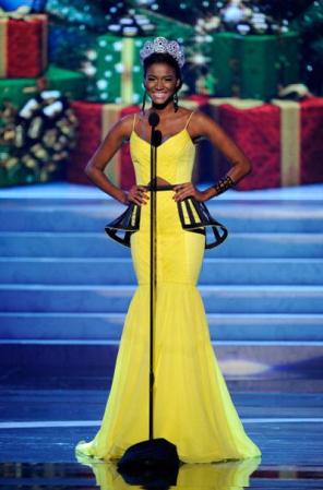 Leila Lopes, Miss Universe 2011, eligió un llamativo vestido que fue muy criticado.