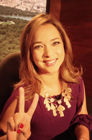 Adamari López hermosa actriz, famosa por participar en varias telenovelas en Latinoamérica. Actualmente la vemos todas las mañanas en: "Un Nuevo Día".