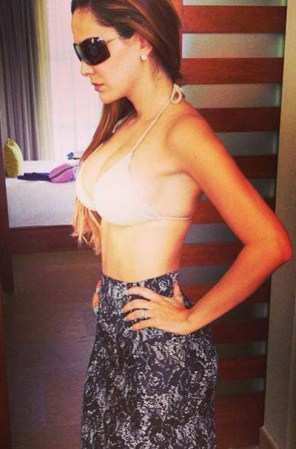 Ninel Conde también luce sexy en la intimidad de su casa.
