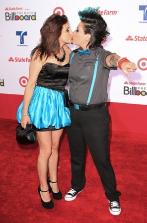 Diana Mera y Mdela se destaparon en la gala del 2012 con dos atuendos alternativos y muy polémicos.