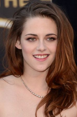 Y la última nominada que completa el cuarteto es Kristen Stewart por su desempeño en "Snow White and the Huntsman" ¿Quién será la elegida por el público teen?