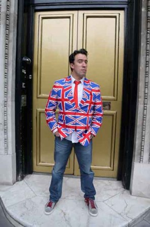 Christian O'Connell decidió unirse al homenaje a los atletas británicos, con un saco muy patriótico.