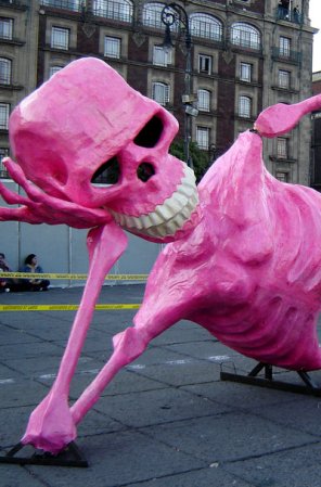 Para los dormilones:<br />“Joven que nada y duerme, y viejo que siempre duerme, cercana tienen la muerte”.