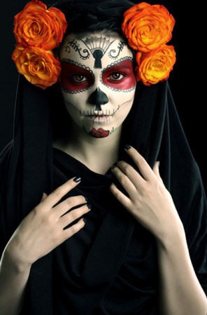 Para los que se portan bien:<br />“El muerto a la sepultura y el vivo a la travesura”.