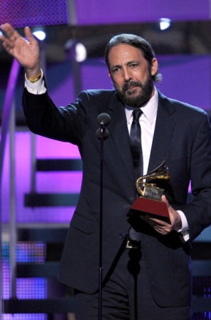 Juan Luis Guerra encabeza la lista de nominados compitiendo en 6 categorías.