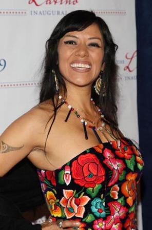 La ganadora del Latin GRAMMY Lila Downs está nominada en la categoría Mejor Album Folclórico por Pecados Y Milagros.