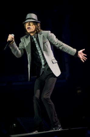 Mick Jagger es otro confeso seguidor del Kabbalah. Al igual que también lo eran personajes históricos como Einstein, Isaac Newton o el mismísimo Platón.