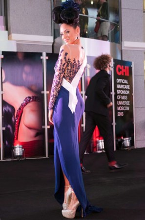 La candidata puertorriqueña, Monic Perez, desplaza su belleza en Miss Universo 2013.