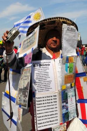 Los fans despliegan su creatividad a la hora de apoyar a su equipo.