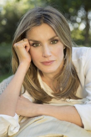 MADRID, SPAIN - SEPTEMBER 15: In this handout photo provided by the Royal Press Department, Princess Letizia of Spain poses at Zarzuela Palace on September 15, 2012 in Madrid, Spain. Princess Letizia of Spain celebrates her 40th birthday today. (Photo by Cristina Garc�a Rodero/Royal Press Department via Getty Images)