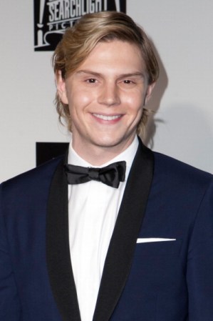 El actor Evan Peters de la serie “American Horror Story”