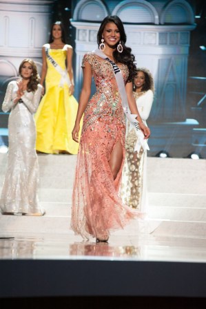 Jakelyne Oliveira, Miss Brasil, fue la cuarta finalista.