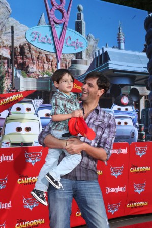 El actor y cantante Patricio Borghetti se derrite y es todo sonrisas cuando tiene oportunidad de convivir con su hijo, Santino.