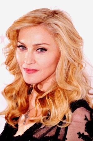 La reina del pop se caracteriza, entre otras cosas, por su ondulada y blonda melena.