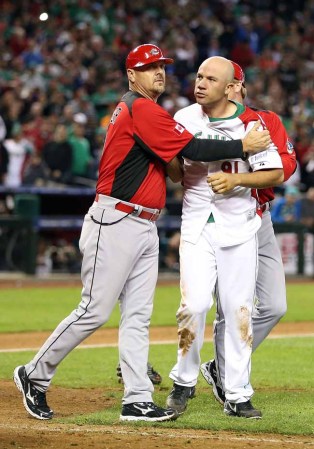 Los organizadores del torneo informaron a través de un comunicado oficial que revisarían el vídeo de los incidentes ocurridos en el campo del Chase Field, de Phoenix, sede del Grupo D, y podrían tomarse acciones disciplinarias.