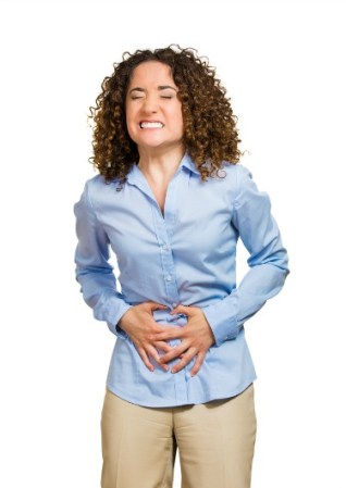 6. Males gastrointestinales: Colitis, úlcera, síndrome del intestino irritable, diarreas constantes y estreñimiento son algunas de las consecuencias del estrés, porque hace que la digestión se detenga, que aumente la cantidad de ácidos estomacales y se altere la motilidad del colon.