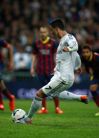 Fotos del clásico Madrid-Barcelona, una batalla de infarto.