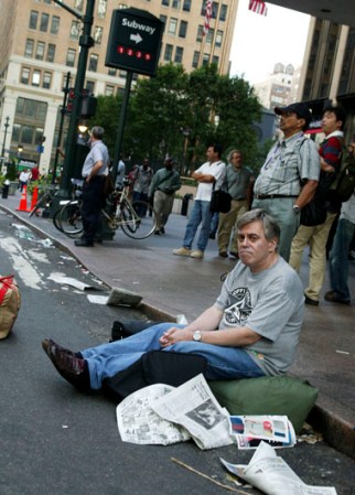 La ciudad de Nueva York recordó el apagón masivo que dejó a la capital del mundo a oscuras en el 2003, causando pánico y un caos masivo.