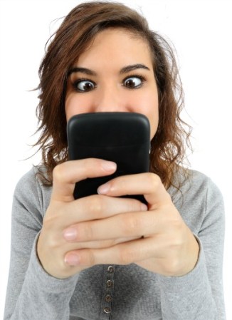 5. Nomofobia: La tecnología ha creado una nueva dependencia. Es un hecho que casi no podemos estar lejos del celular y la sensación de angustia que provoca no tenerlo cerca ha sido definida como nomofobia.