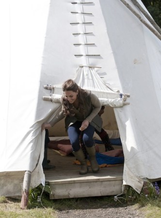 La Princesa se dio el tiempo para conocer las instalaciones del campamento.