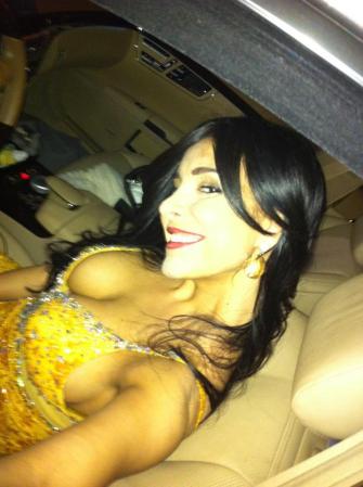 Mayra Veronica es una cantante y modelo cubana escogida por la revista FHM como una de las 100 mujeres más sexys.
