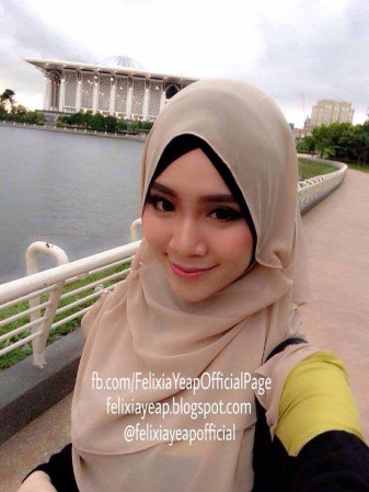 Felixia Yeap: de la portada de Playboy al velo del Islam.