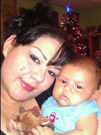 El día de navidad con su sobrina.