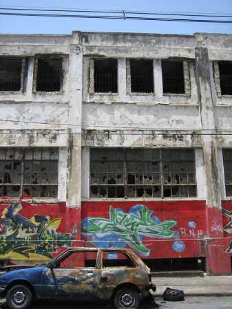 Los carros viejos abandonados