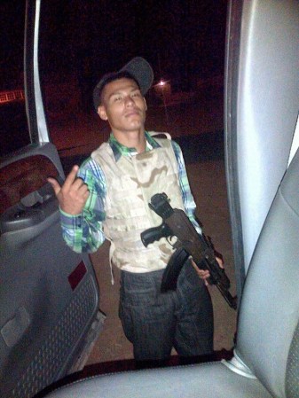 Fotos de presuntos sicarios del narcotrafico en Nuevo Laredo, Tamaulipas, México, difundidas por la página web Blog del Narco.