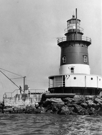 Imágenes de la bahía de Nueva York en los años 1900’s, cuando aún muchas de sus islas permanecían primitivas y ajenas al industrialismo.
