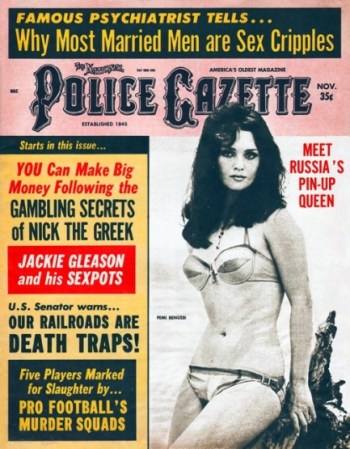 ¿Y qué mejor portada que la de una rusa en bikini? Y precisamente en la década de 1960, el momento álgido de la Guerra Fría.