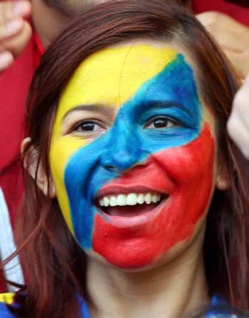 DIA 1: Y las colombianas no podían faltar a lo hora de apoyar a su selección.