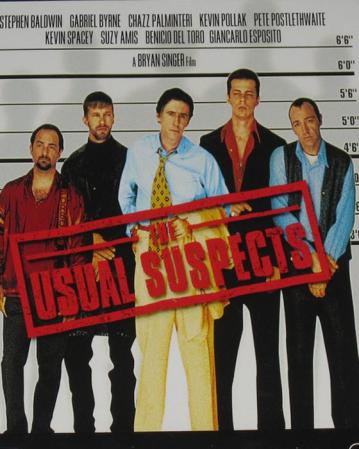 Káiser Sozé, el invisible y omnipresente capo mafia de la película “The Usual suspects”, es uno de los mafiosos que más han sorprendido a la audiencia. La manera de abordar al personaje es lo que lo hace único. Kevin Spacey se luce como nunca.