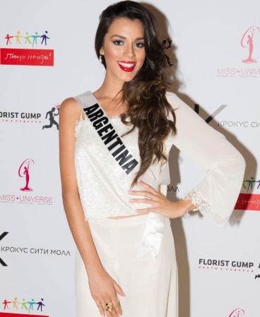 Las aspirantes a Miss Universo exhibieron modelitos de fantasía en Moscú, donde este 9 de noviembre se decidirá la ganadora.