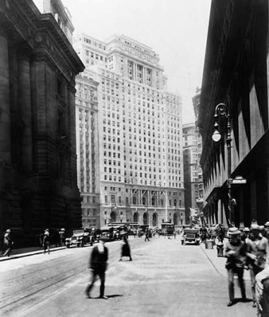 Un recuento en fotos de la famosa “Década Loca” de Nueva York, donde la moda, la música y el capitalismo transformaron a la Gran Manzana en la potencia mundial que es hoy en día.