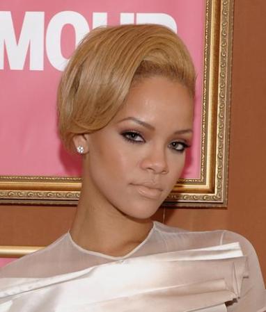 Diane Sawyer pacta una entrevista exclusiva con Rihanna en la cual revela detalles íntimos de la relación con su ex novio.